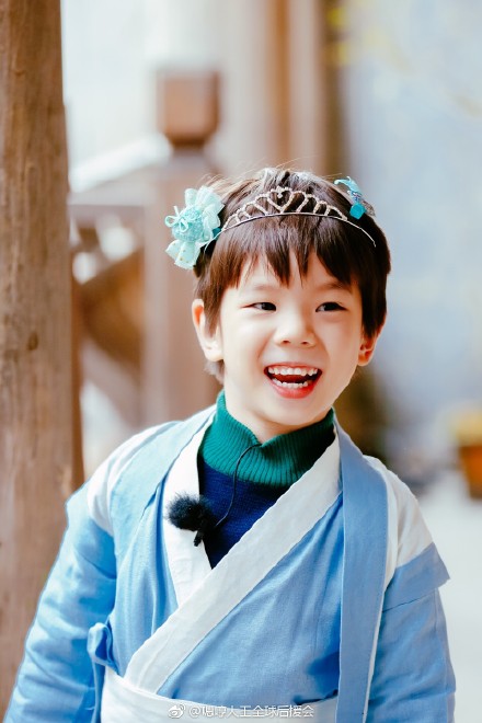 爸爸5嗯哼搞笑片段,爸爸5jasper小泡芙