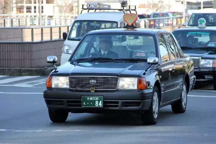 国外奔驰出租车和国内一样吗,哪个国家出租车都是奔驰宝马