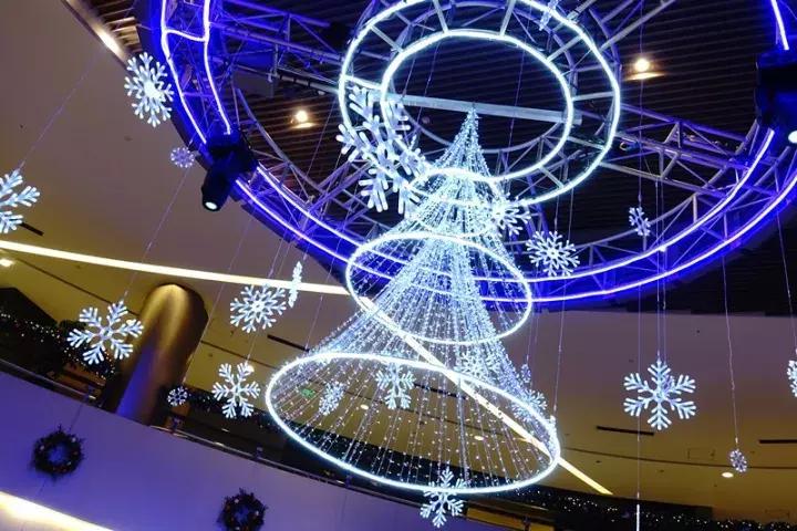 魔都今年的圣诞树，我们都帮你找来了！20颗圣诞树治愈这个冬季~