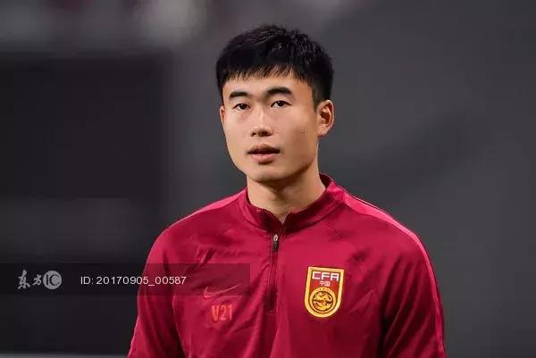 95后征战东亚杯!请踏实踢球,别再让中国足球没戏了