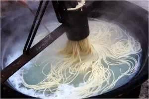 甘肃人喜欢吃的美食,看看甘肃人冬天必吃的美食