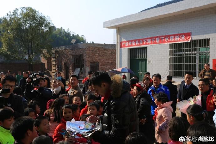 申花守门员李帅完整视频,爱心人士李帅