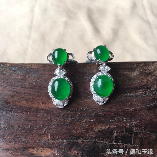 总能在人群中一眼就认出你,总能在人群中一眼认出你