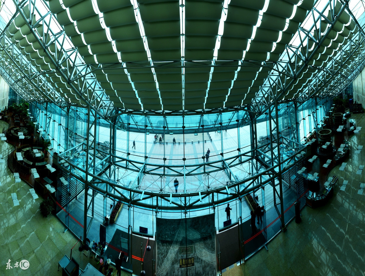 重庆雾都攻略,雾都重庆有多魔幻