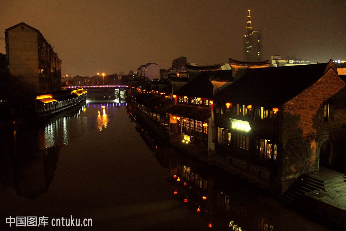 鏈堟渤鍙ら晣,娓哥帺鏈堟渤鍙ら晣