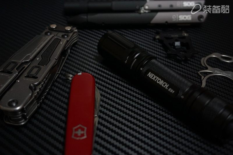 贴小招贴的，我来给你们暴暴光，不讲究