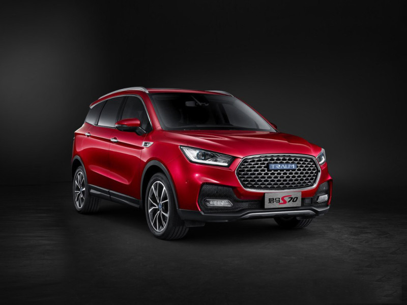 新款皇冠suv油电混合,全新2024款蔚来es8