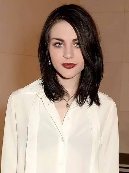 除了4.5亿美金,她吞枪自杀的父亲留下了更宝贵的遗产