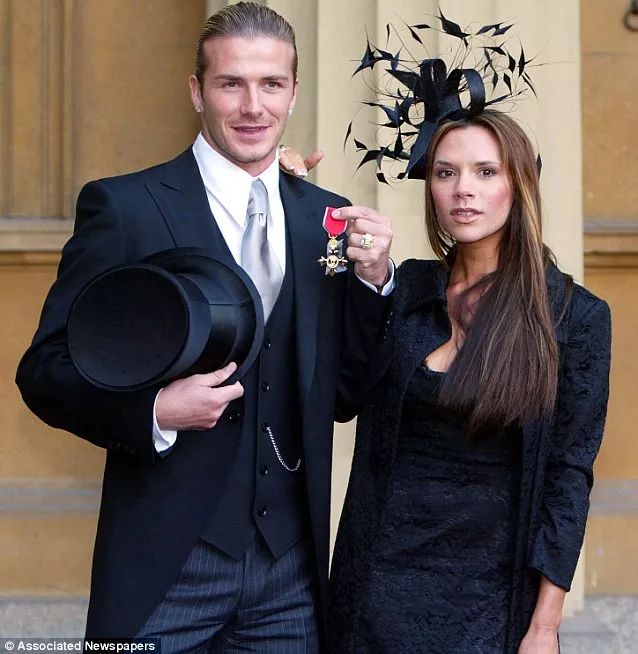 被授予英国勋章名人,被授予共和国勋章获得者