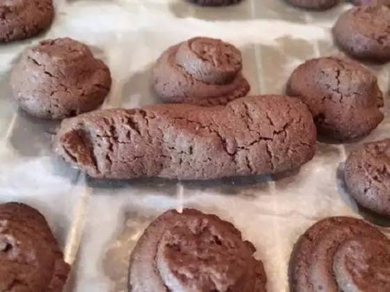 爆笑！天津网友晒图爆料女友把鱼炸成“鸟”，鱼临死前表示“鬼知道我经历了什么”