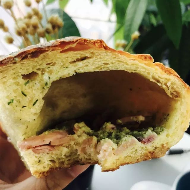 网红柔软拉丝的面包测评,q弹软糯会爆浆的面包测评