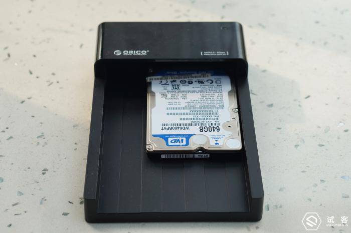 orico奥睿科m.2移动硬盘盒评测,orico奥睿科移动硬盘盒拆卸