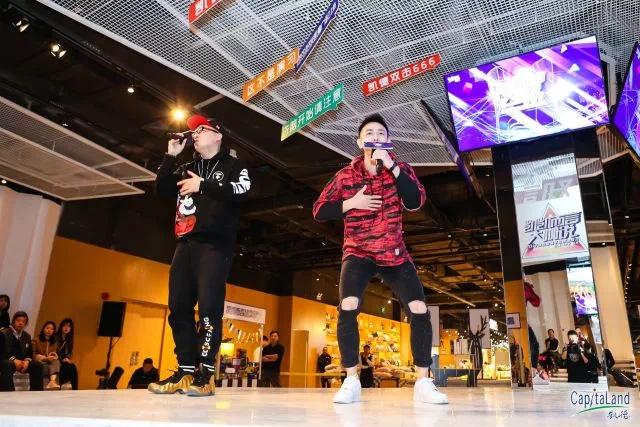 动笔会写稿、动嘴能PK,还有什么是你们不会的吗