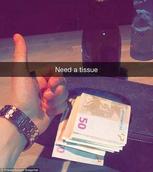 这波富炫的，吓掉了本佛系青年的保温杯