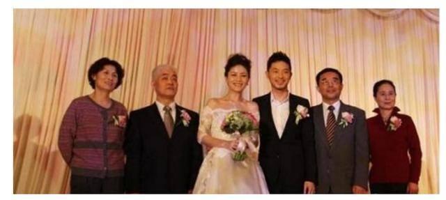 明星婚礼拍全家福,刘诗诗妈妈气质出众,胡可沙溢妈妈最朴素!
