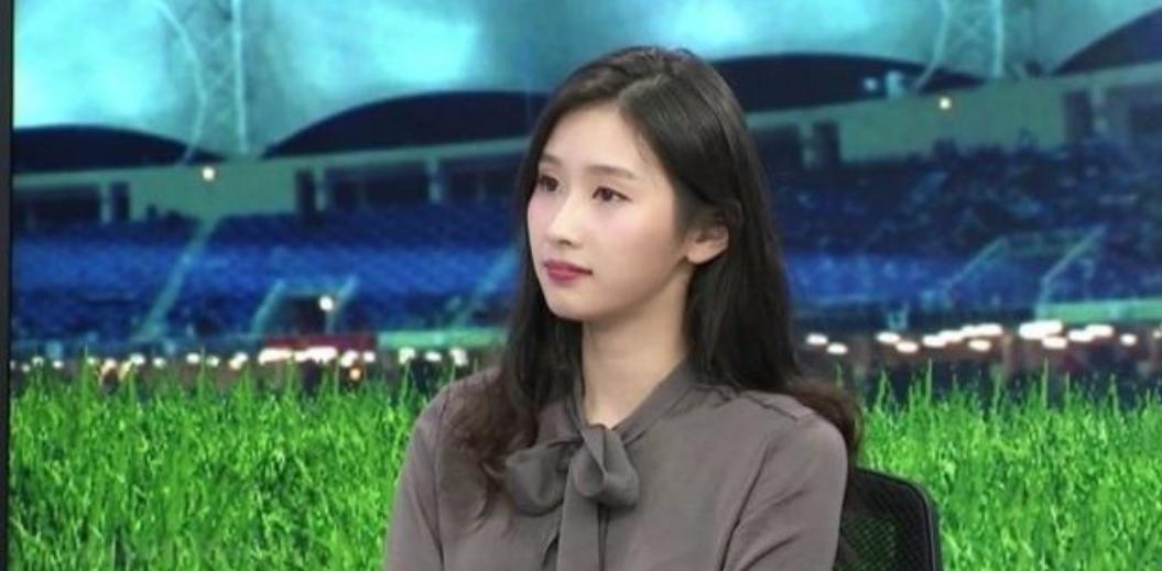 女足球主持,足球女主持谁好看