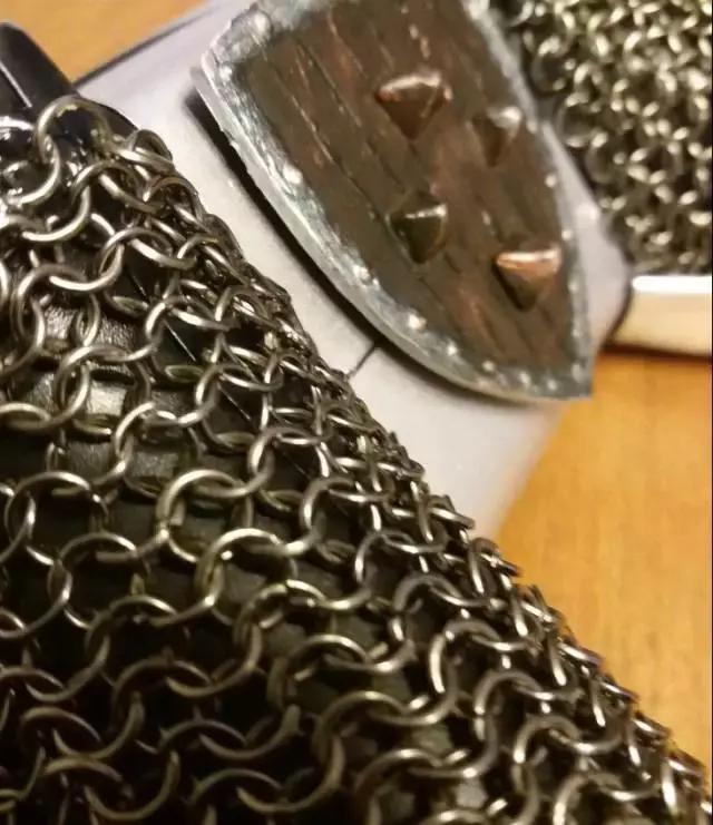 当你在玩游戏时，这些人已经把游戏手柄玩出花来了