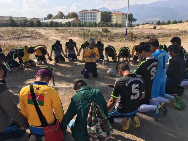 为什么足球与战争更接近,为啥说足球就像一场战争