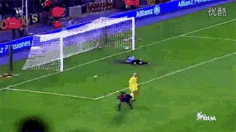 小罗扭屁股射门,小罗蝎子摆尾进切尔西一个球