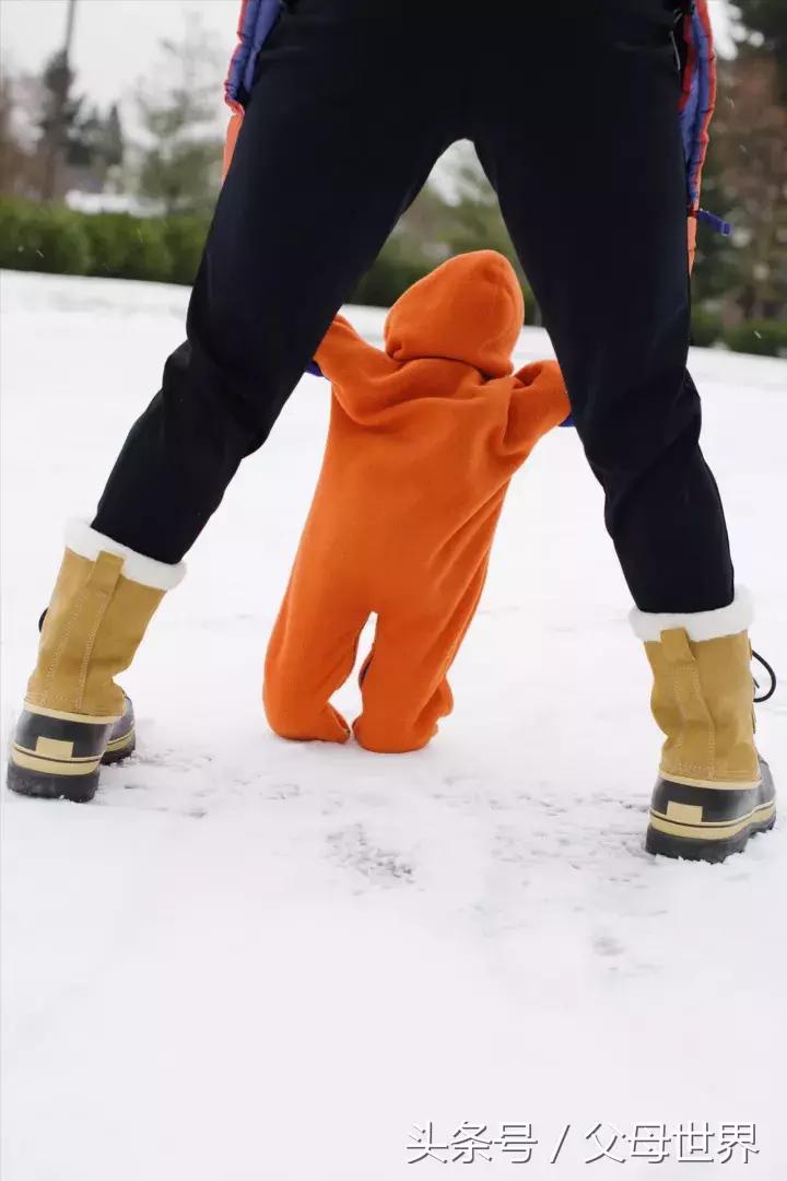 宝宝冬季穿羽绒服,冬天宝宝穿的羽绒服