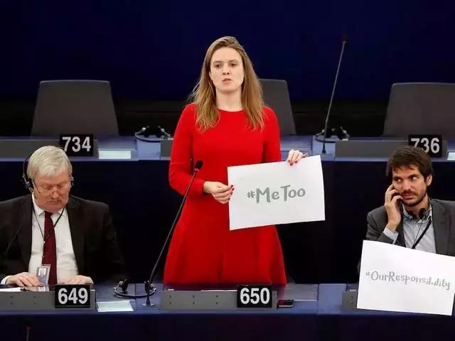 琚镜鐘殑浜嬩欢,鑻戠惣涓硅鎵撹棰戝畬鏁寸増