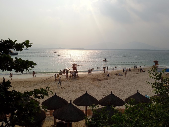 在冬季里享受一下三亚夏日的海风,来享受三亚夏日与海风