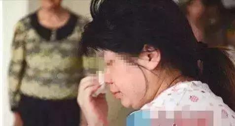 26岁孕妇顺产一个月后，突然掉出“一块肉”，医生检查后怒斥无知