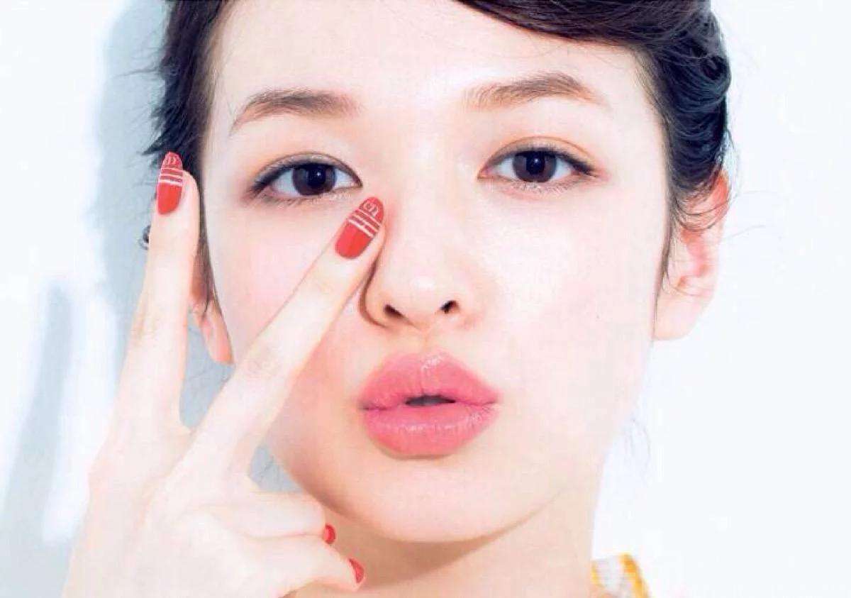 眼霜越贵越好?200块完爆1000块的?进来教你挑最合适的眼霜!