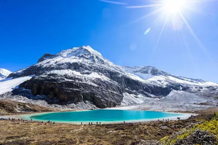 一下雪峨眉山就成了仙境,一下雪川西便美成了天堂