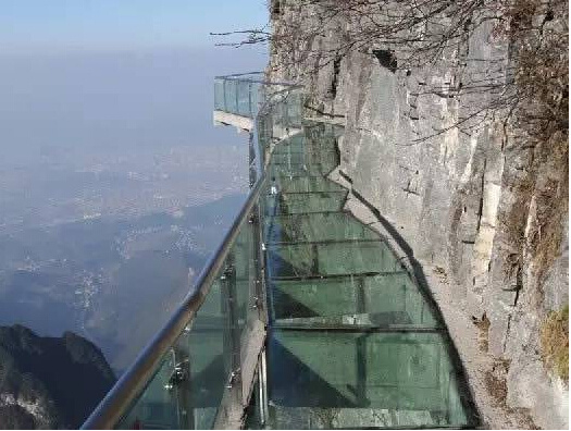 特别恐怖的玻璃栈道,中国最恐怖的栈道排名前十