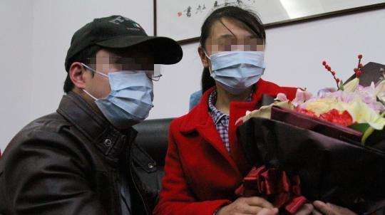 首例母亲子宫移植给女儿,2015年43岁母亲将子宫移植给女儿