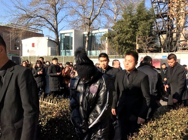 baby乔装现身,baby出席活动遭围堵