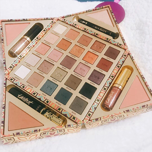 配色超全惊艳到爆平价眼影盘,用非常特别的眼影化妆