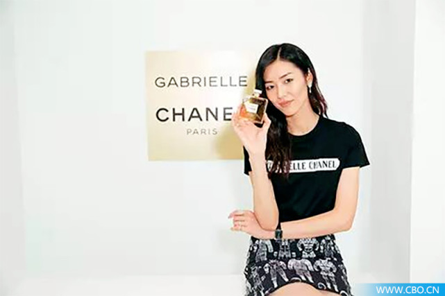 美妆达人仿妆女明星杨幂,出名的美妆带货女明星