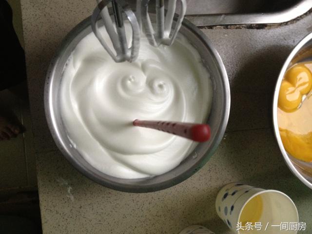 怎么用电饭锅做出蓬松柔软的蛋糕,用电饭煲做出蓬松柔软的蛋糕