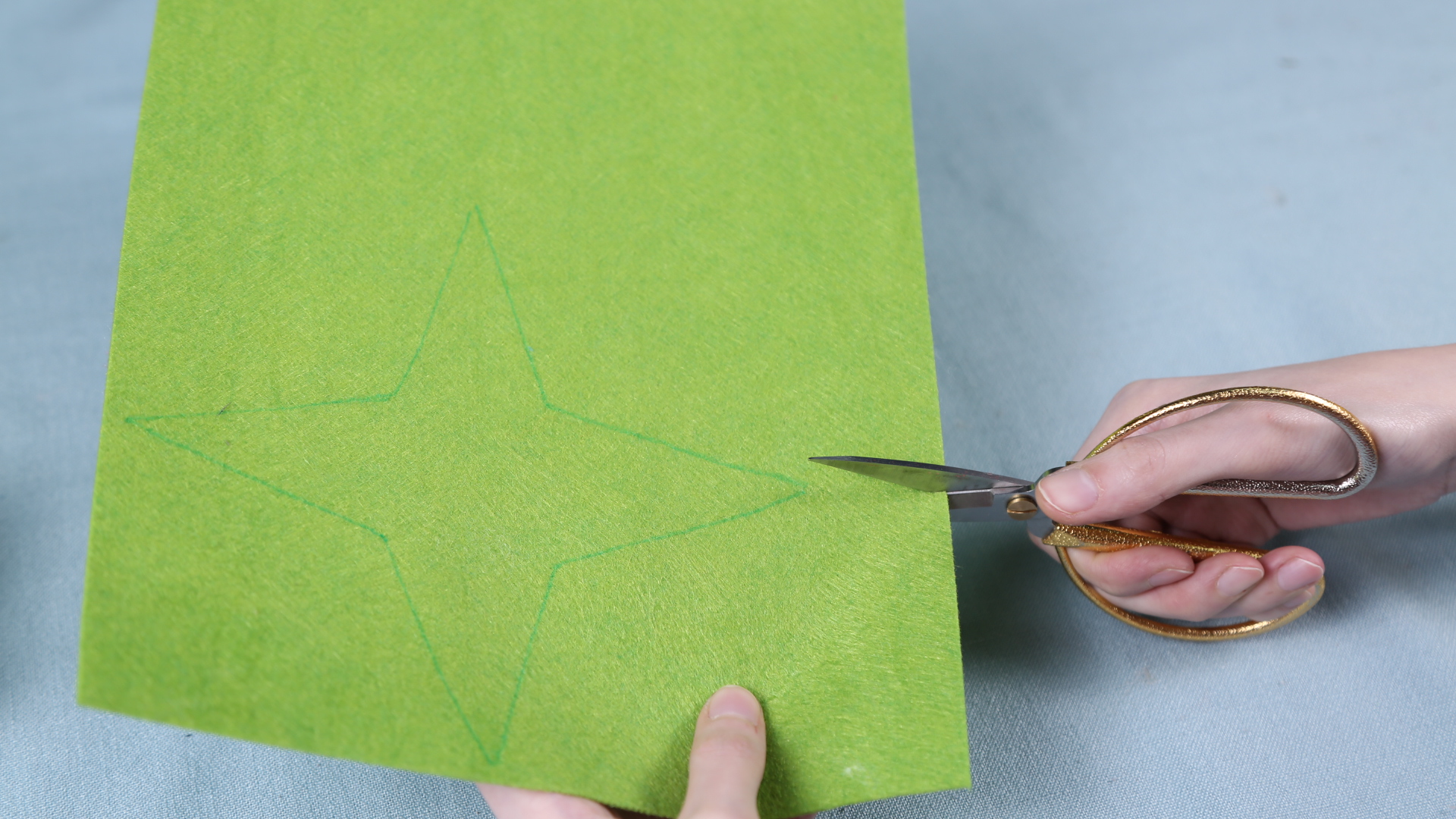 圣诞树用纸做简单又好看,圣诞树贴纸手工制作不织布