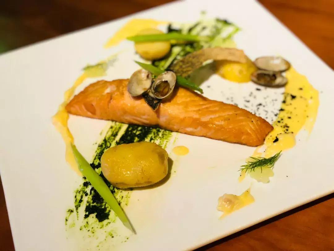 郑州市东站附近酒吧,郑州东站附近的一个酒吧