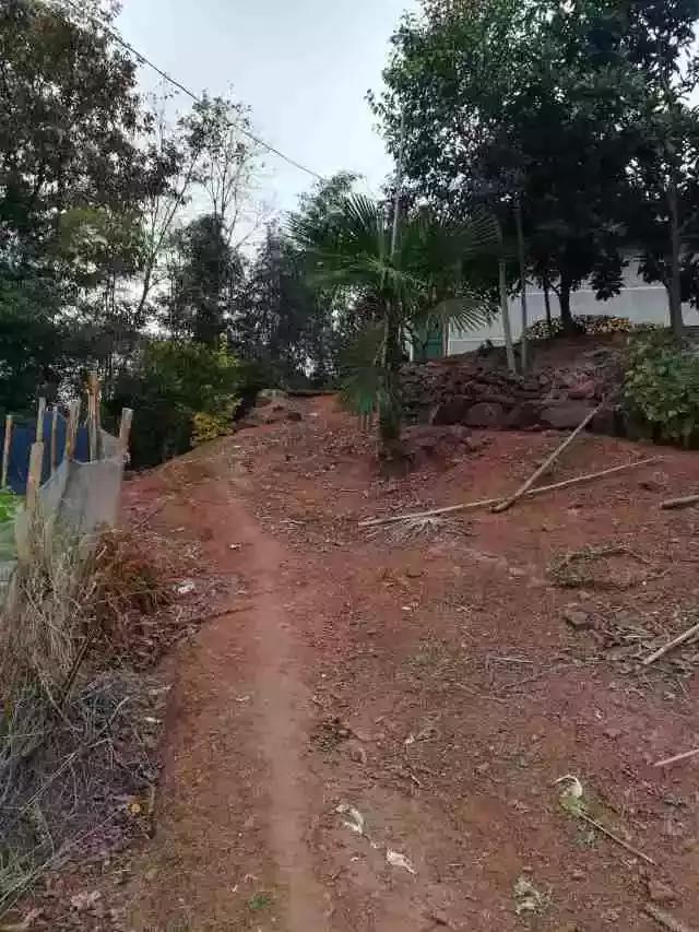 住房计划｜一堆炭火可以温暖前半夜，下半夜就需要深沉的睡眠来抵抗山区的寒冷