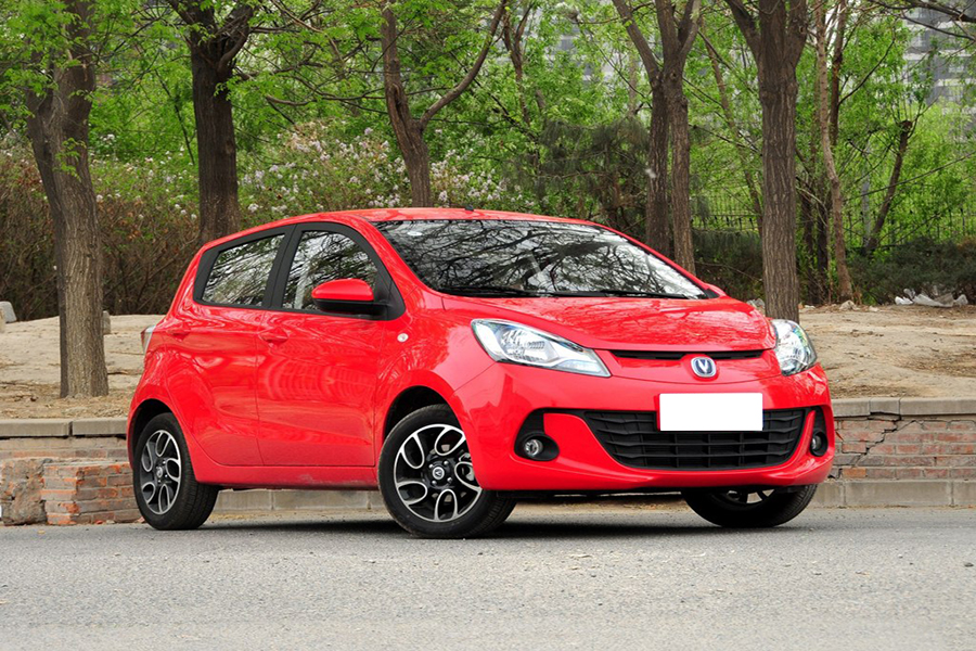 小灵精怪，它绝对是刚毕业90后买车的首选