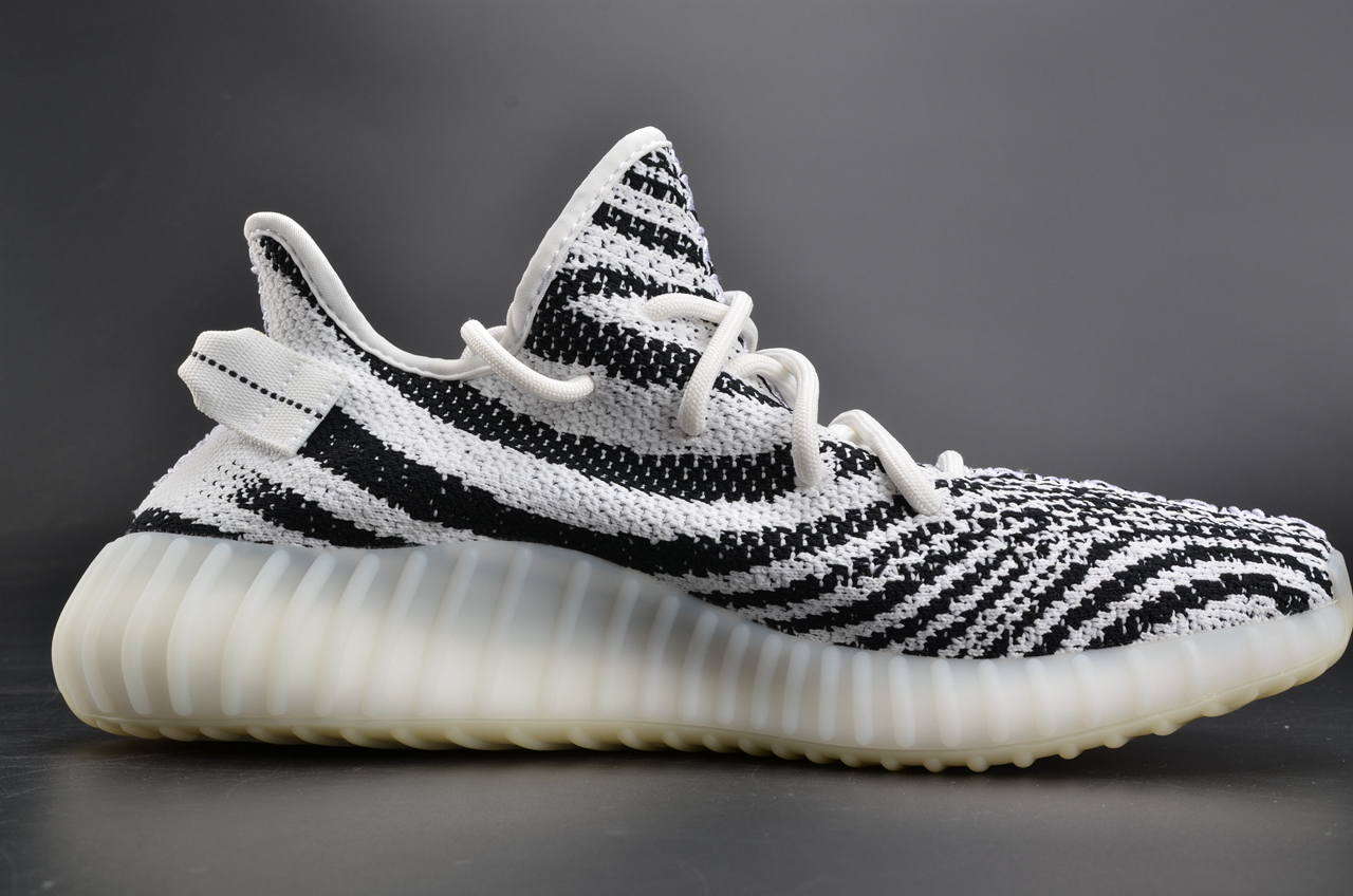 ADIDASYEEZYBOOST350V2白斑马配色