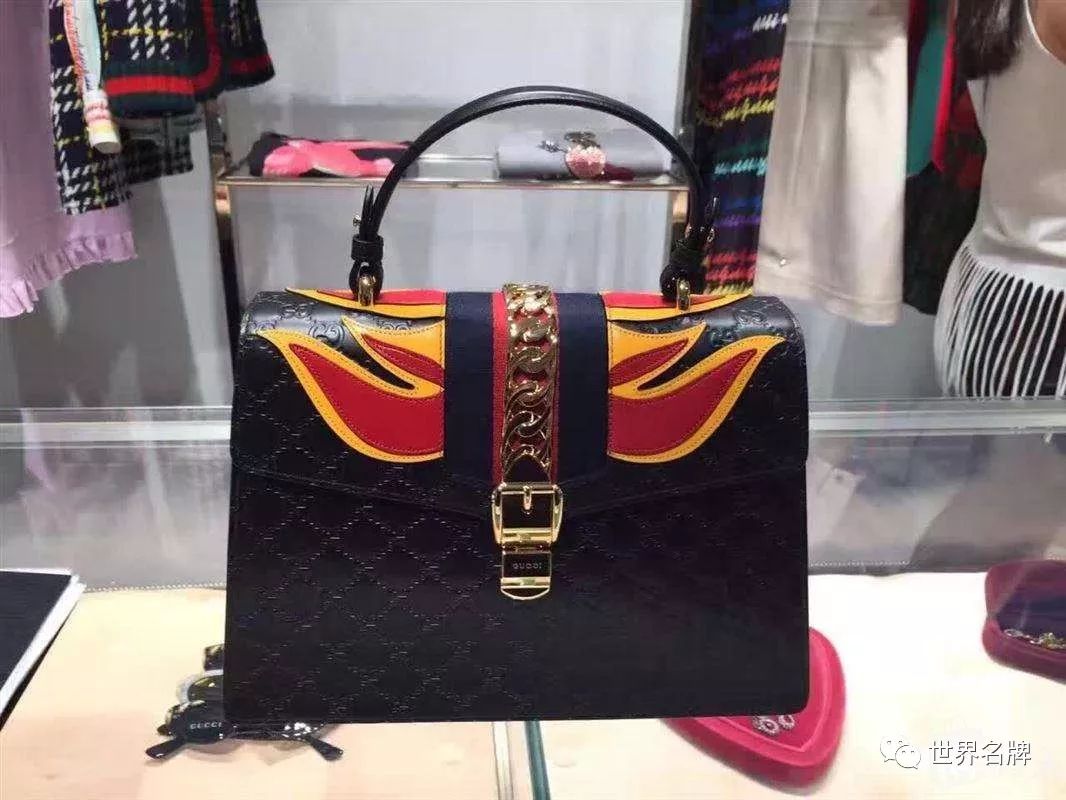 世界女包十大品牌标志,十大品牌女包官方旗舰店