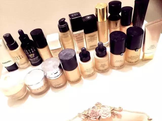 脸上不上妆浮粉什么原因,化妆脸上起皮浮粉卡粉怎么办