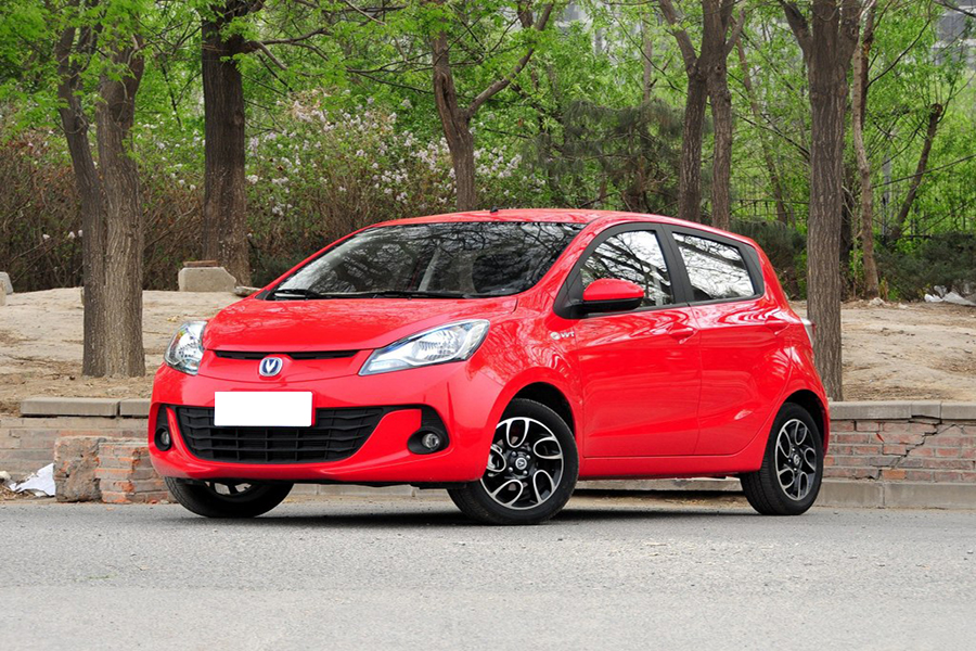 小灵精怪，它绝对是刚毕业90后买车的首选