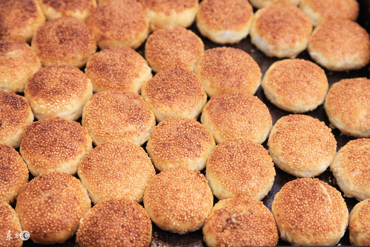 黄桥烧饼因什么有名,正宗的黄桥烧饼在黄桥哪个地方