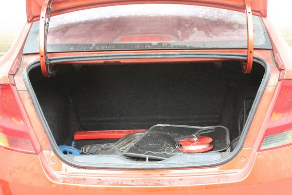 雪佛兰赛欧是什么样的款式,小巧好看的雪佛兰小赛欧新车