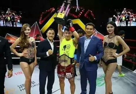 郑召玉格斗嘉年华跟谁打,郑召玉昆仑决赛