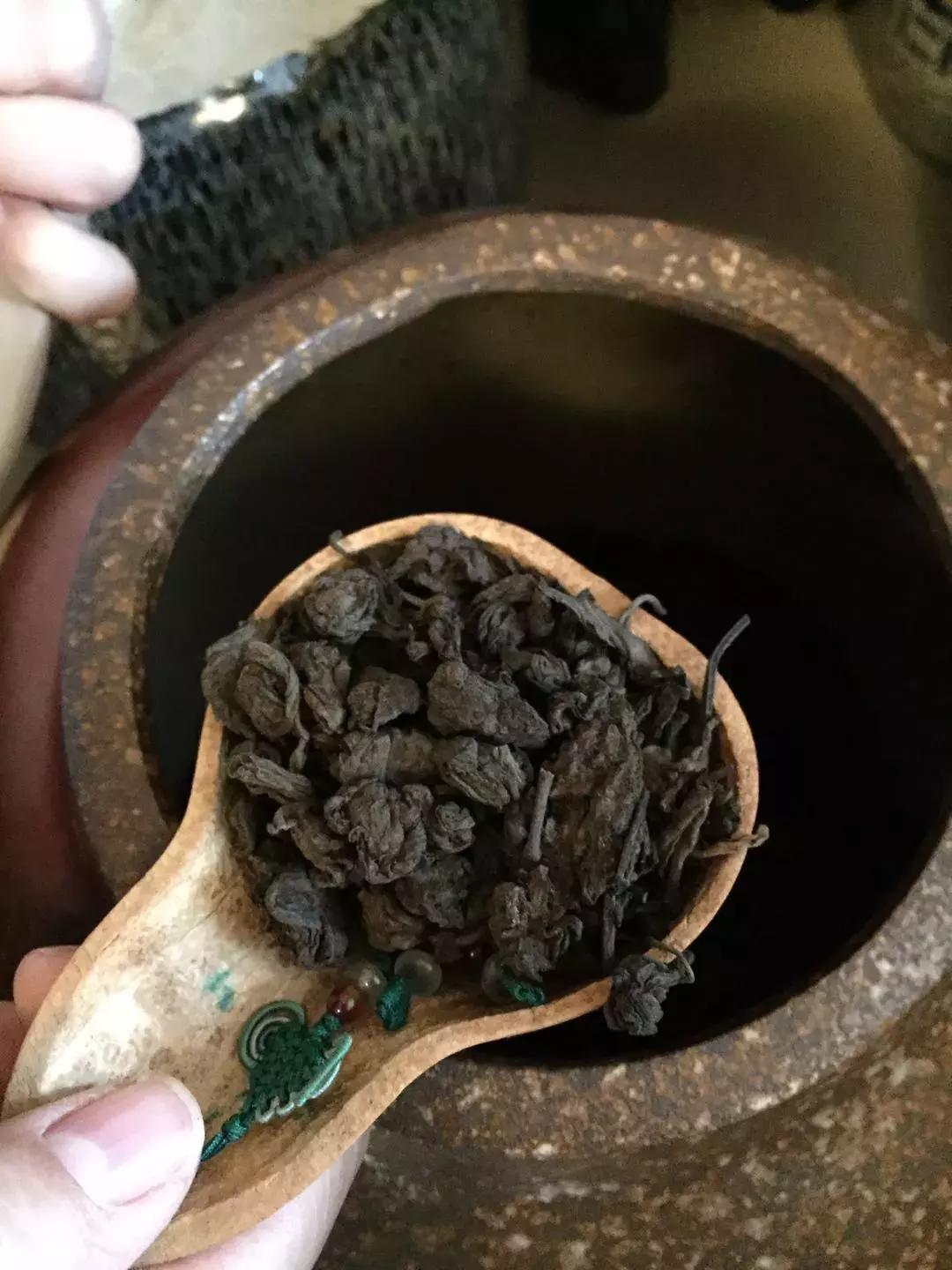 一根苦瓜茶的故事：看到最后忍不住想“暴打”习茶君