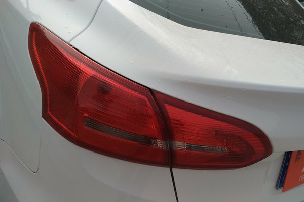 福特福克斯三厢车有什么亮点,福特福克斯三厢这车怎么样