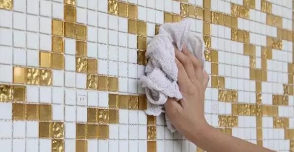 瓷砖表面渗水怎么办,瓷砖渗水痕怎么处理最好