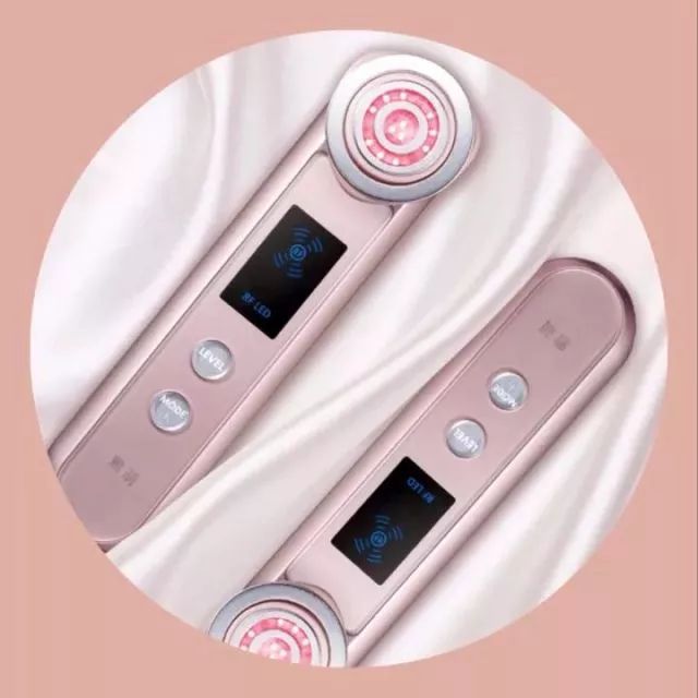 圣诞节送什么礼物给女友最实用,圣诞节送什么礼物给女友实用